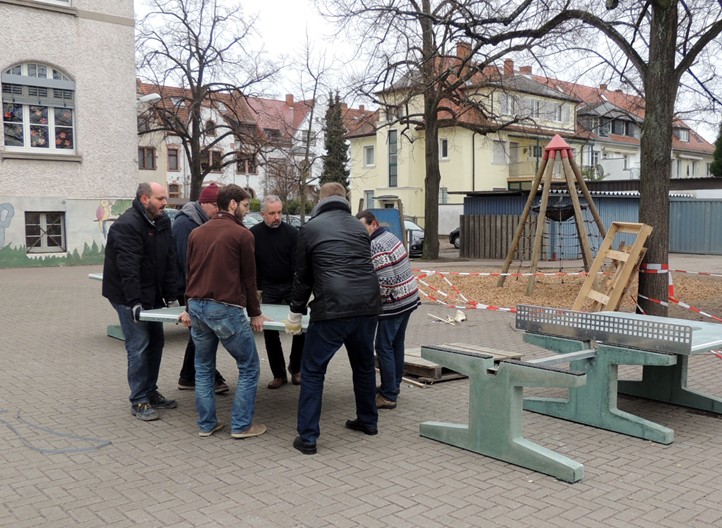 Tischtennisplatten für die Zeppelinkinder